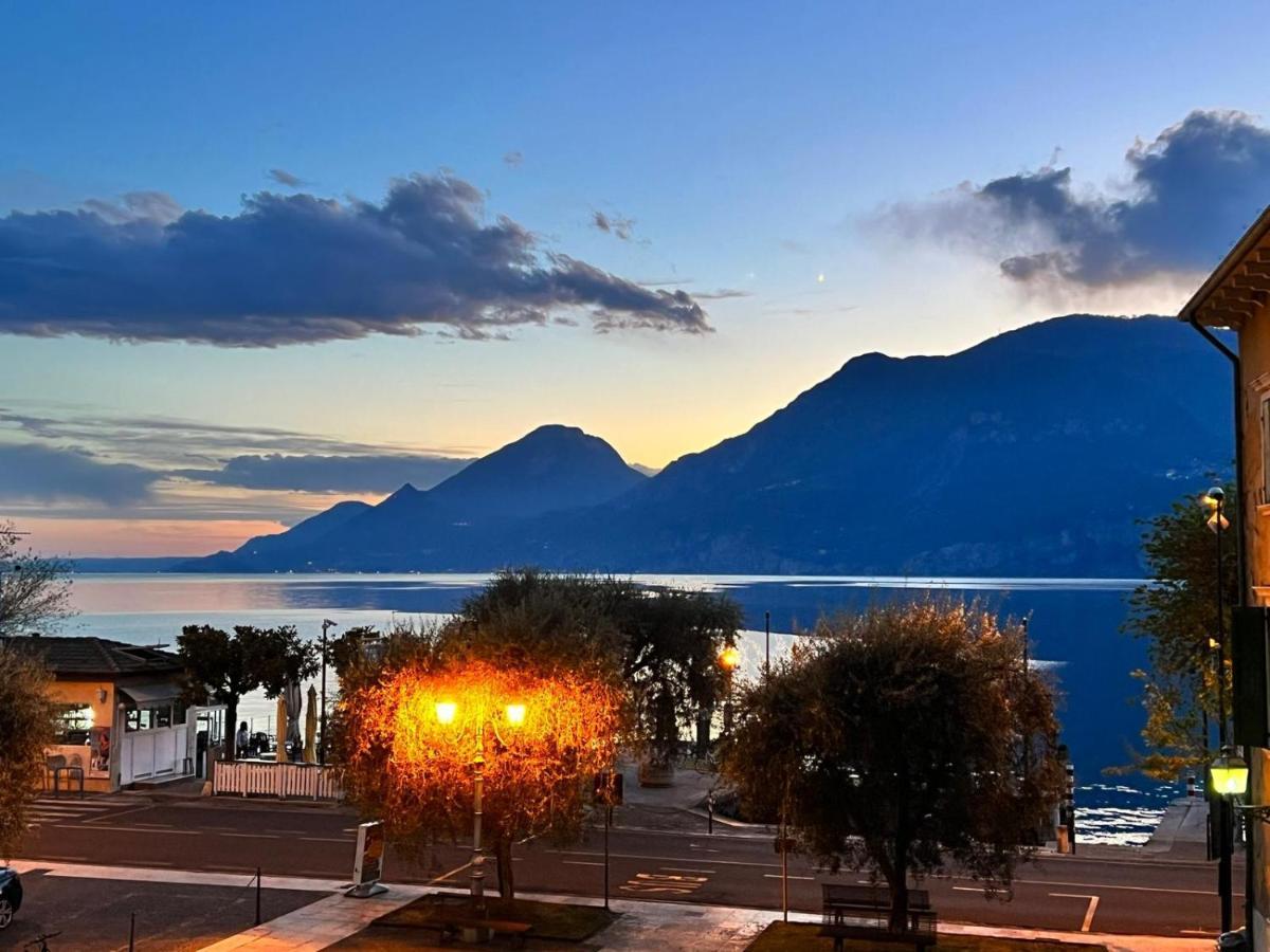 Absentia 1763 Garda Boutique Home - Lake Front 브렌조네 술 가르다 외부 사진