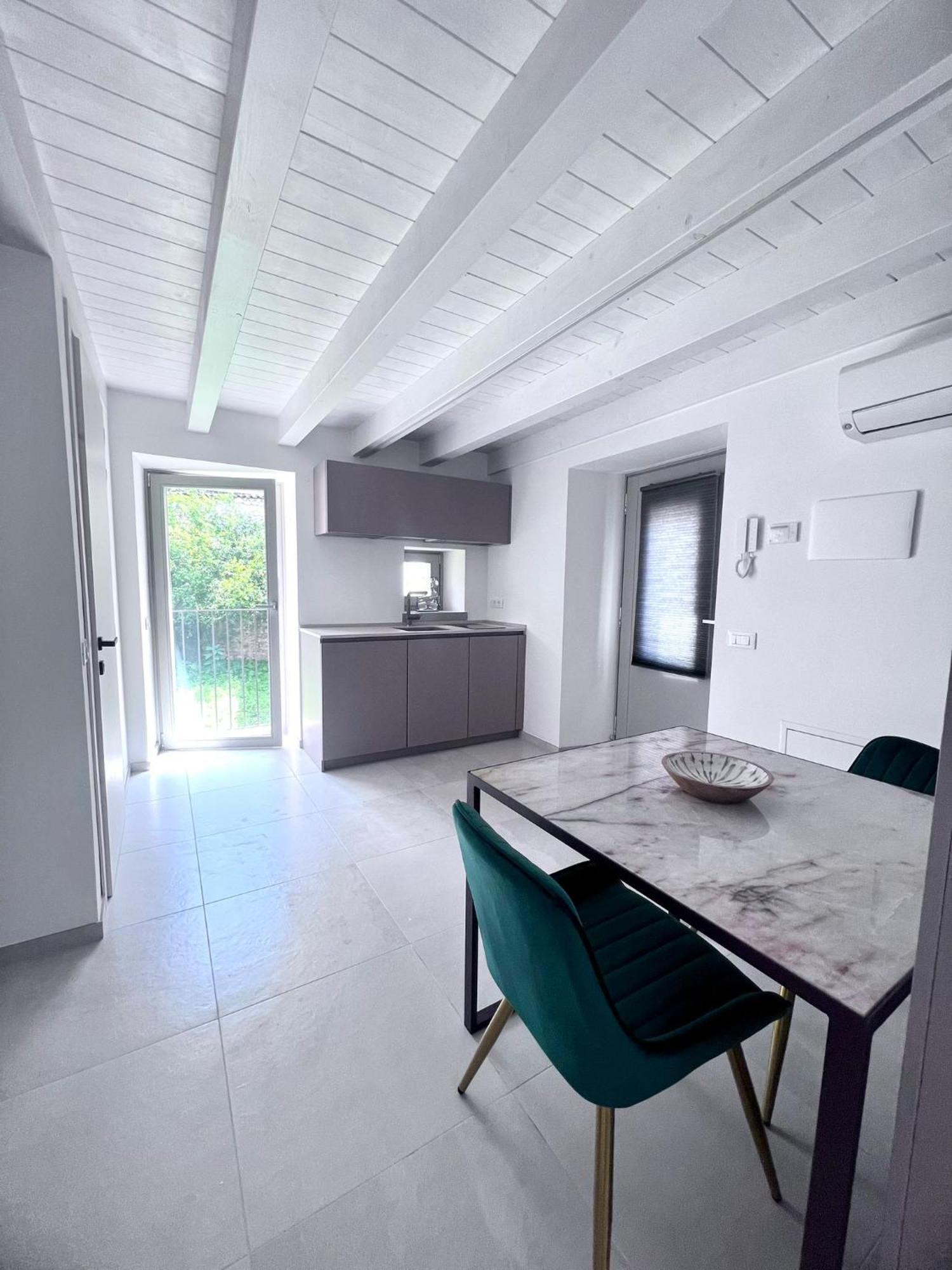 Absentia 1763 Garda Boutique Home - Lake Front 브렌조네 술 가르다 객실 사진